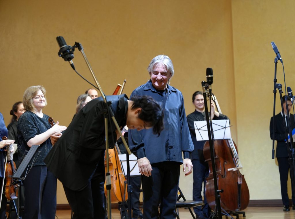 Соединяя Восток и Запад